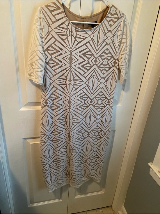 Apt. 9 Dresses & Skirts - Apt. 9 Beige and White Geometric Midi Dress